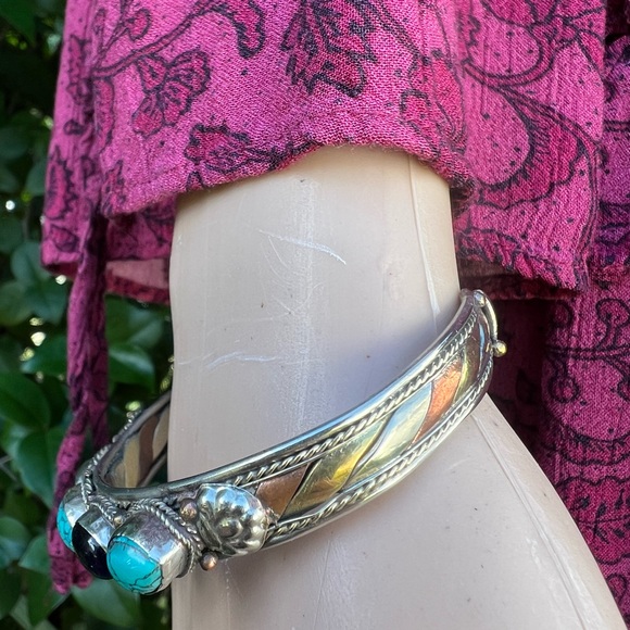 TIBETIAN GEMSTONE CUFF BRACELET - Picture 3 of 9